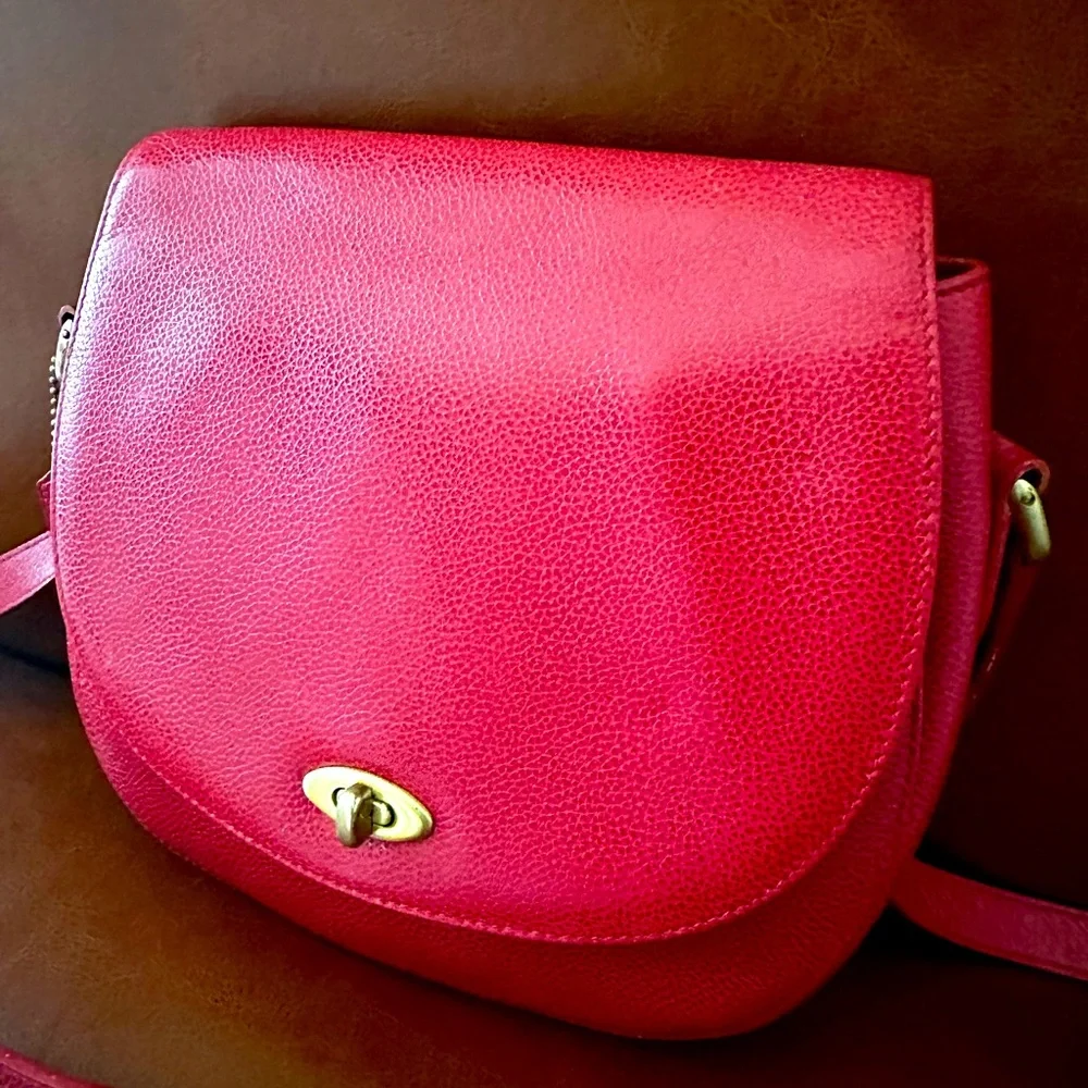 Vintage 90s Coach Carlyle Red Pebbled Leather Turn Lock Handbag - Picture 6 of 10